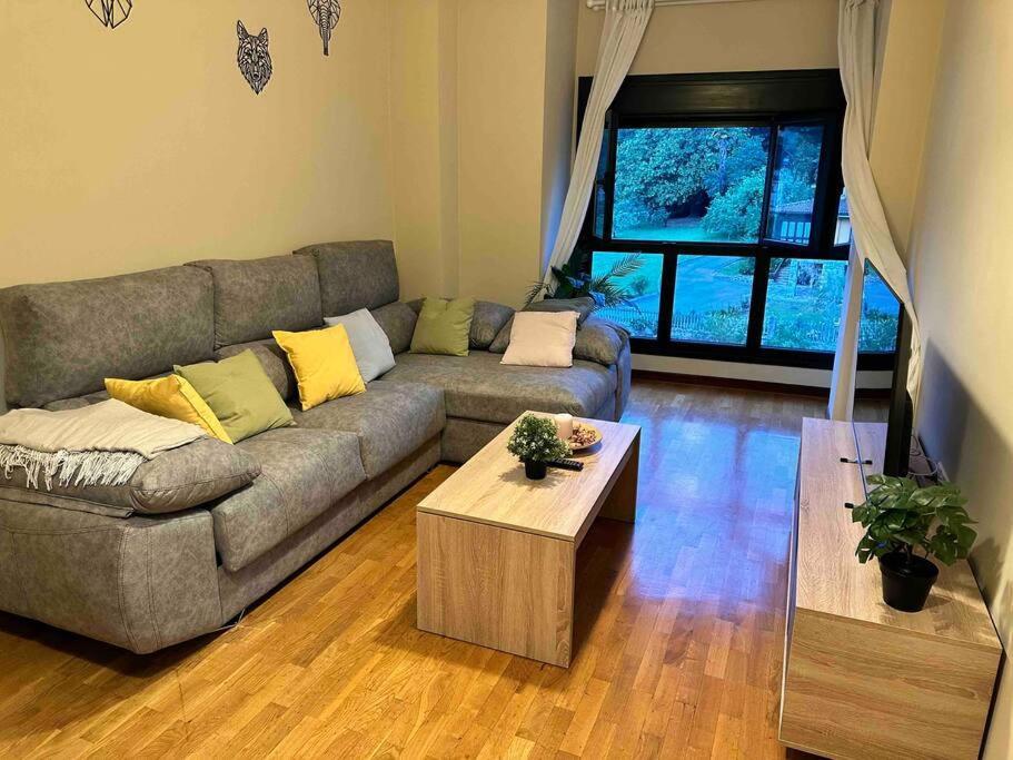 Apartamento Con Vistas A La Montana Infiesto Luaran gambar