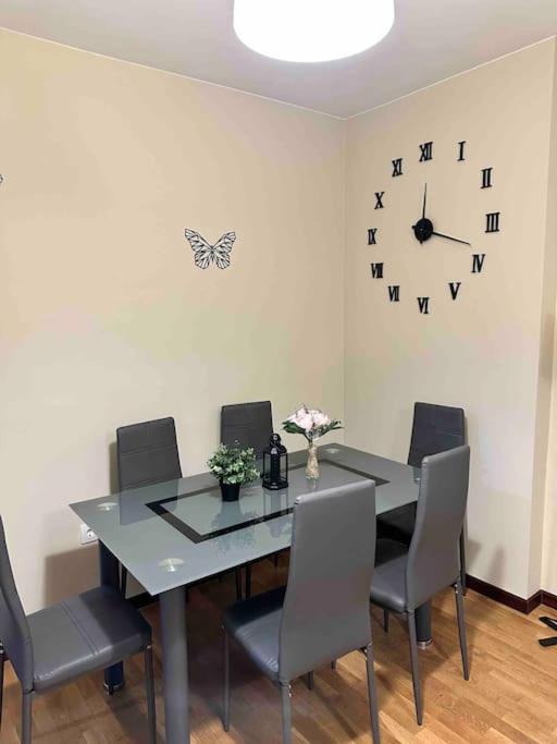 Apartamento Con Vistas A La Montana Infiesto Luaran gambar