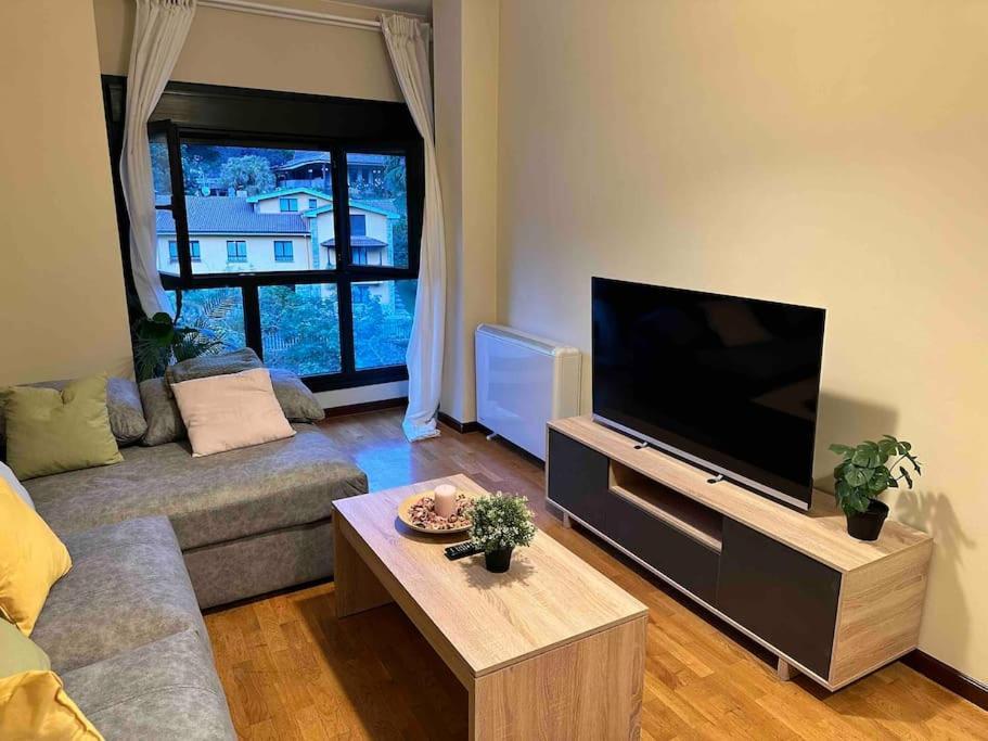 Apartamento Con Vistas A La Montana Infiesto Luaran gambar